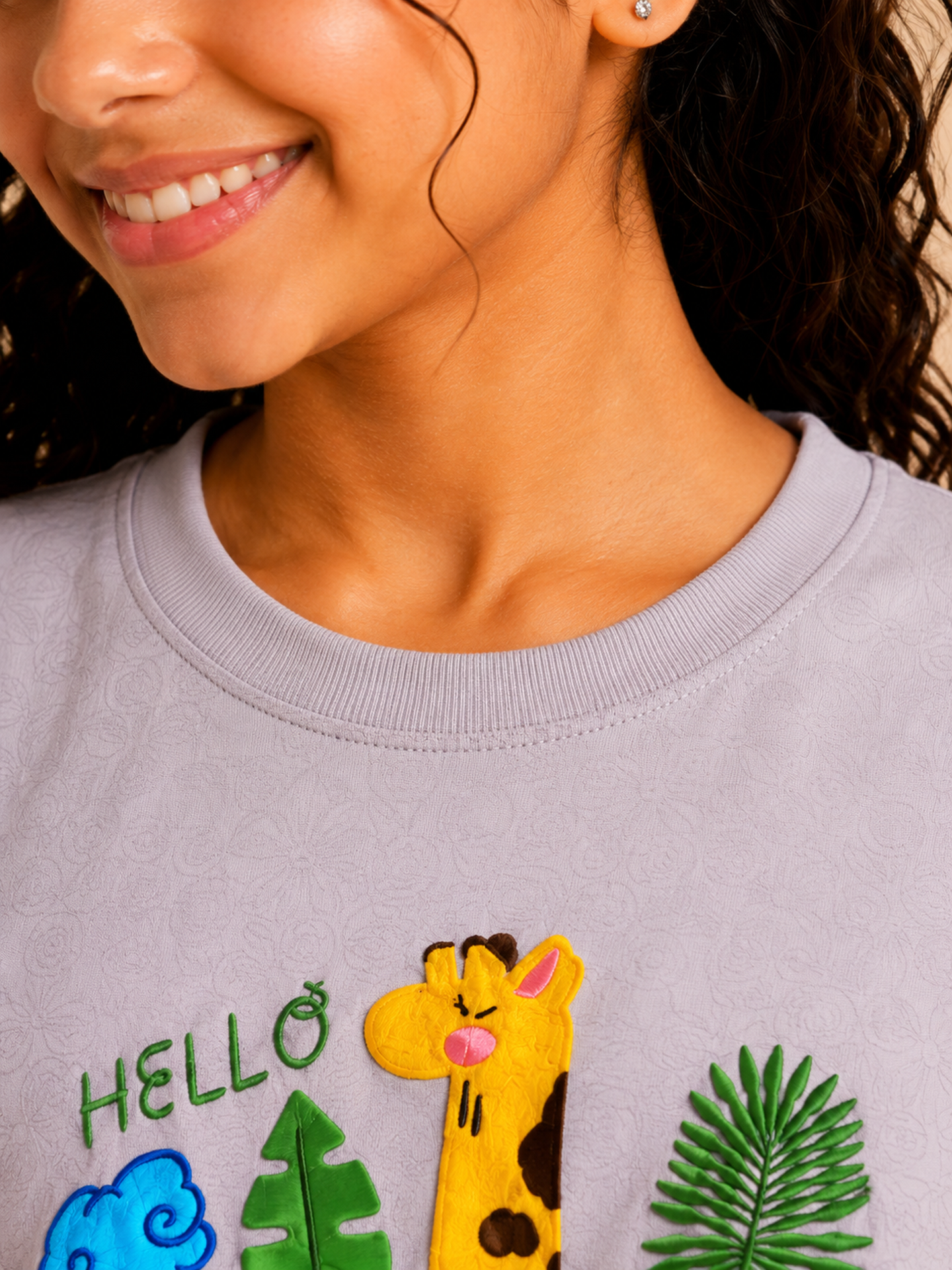 Organic Cotton Crew Neck With Chennile Emb And Bow Grey